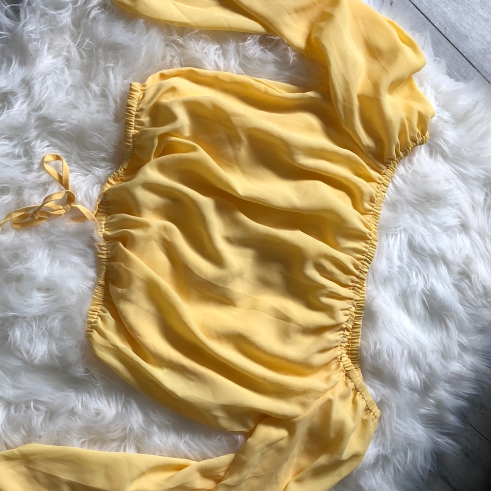 Light yellow long sleeve crop top